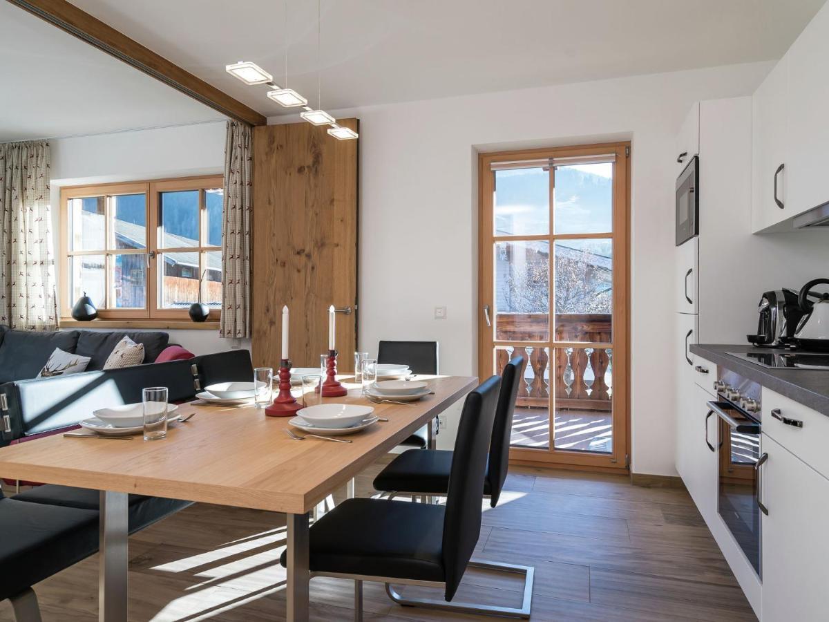 Modern Apartment near Lake in Salzburg Hollersbach im Pinzgau Exterior foto