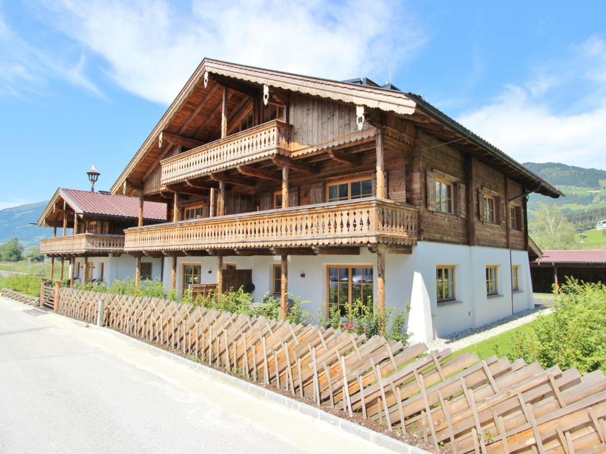 Modern Apartment near Lake in Salzburg Hollersbach im Pinzgau Exterior foto