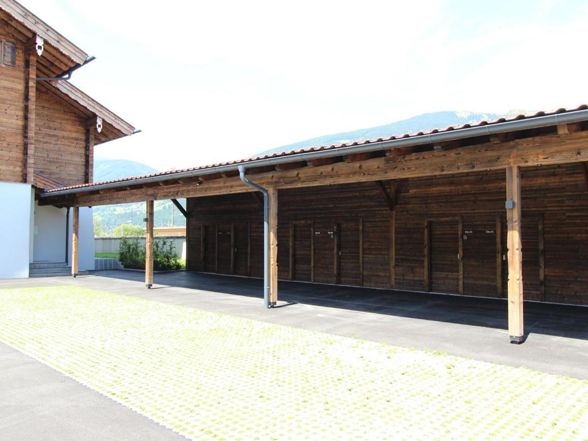 Modern Apartment near Lake in Salzburg Hollersbach im Pinzgau Exterior foto